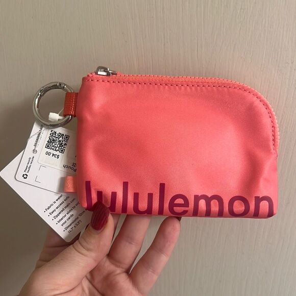 ✨Lululemon Clippable Card Pouch Sakura Pink / Washed Mauve✨ - Picture 6 of 9